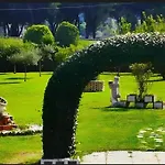 Gardenia - Private Garden